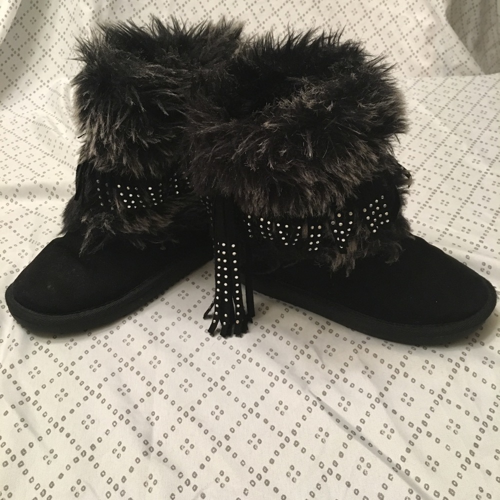 Fringe boots